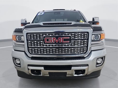 Used 2018 GMC Sierra 2500 Denali image 10