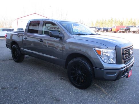 Used 2023 Nissan Titan S AWD/4WD image 12
