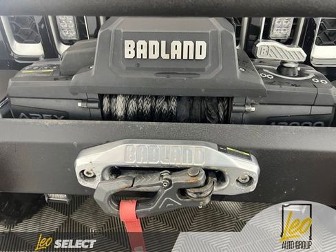 Used 2020 Jeep Gladiator Overland w/ LED Lighting Group AWD/4WD image 12