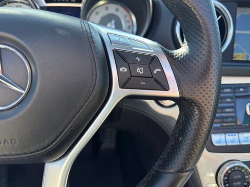 Used 2013 Mercedes-Benz SL 550 w/ Premium Pkg image 19