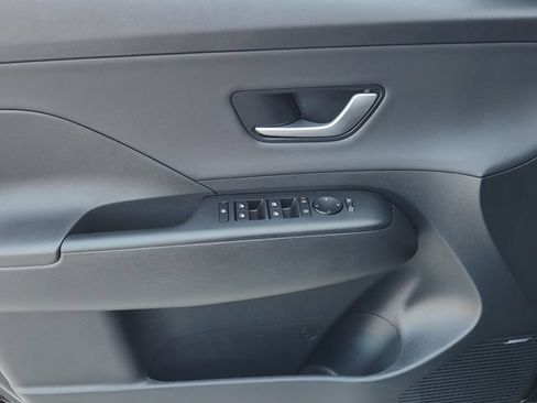 Certified 2025 Hyundai Kona Limited AWD/4WD image 17