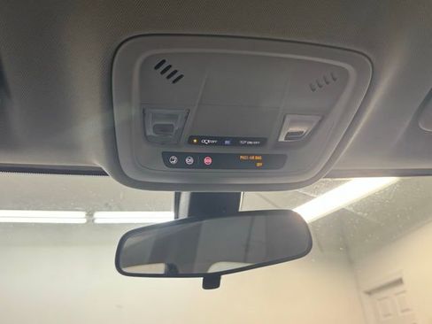 Used 2019 Chevrolet Traverse LT image 26