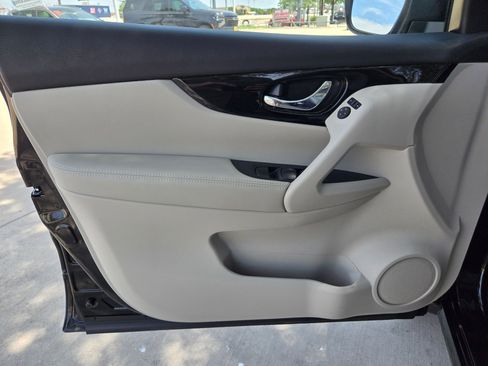 Used 2022 Nissan Rogue Sport SL AWD/4WD image 18