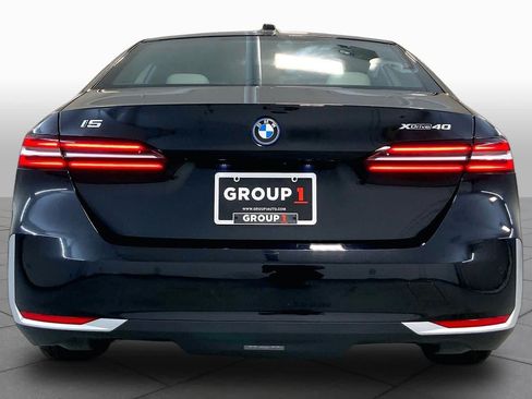 Used 2025 BMW i5 xDrive40 w/ Premium Package AWD/4WD image 4