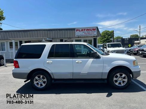 Used 2003 Ford Expedition XLT RWD image 2