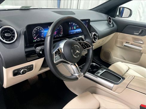 Used 2025 Mercedes-Benz GLA 250 4MATIC image 8