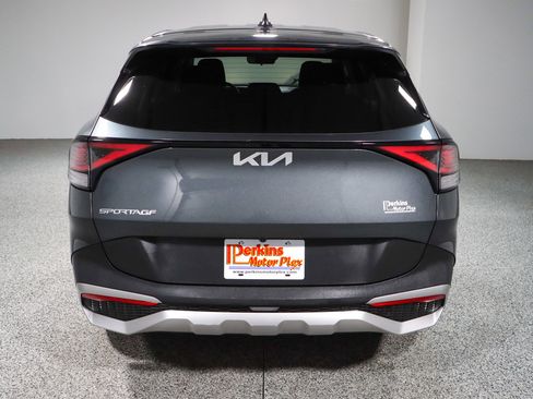 Used 2023 Kia Sportage LX image 8