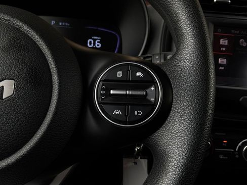 Used 2025 Kia Soul LX w/ LX Technology Package FWD image 32