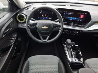 Used 2025 Chevrolet Trax LT FWD video 2