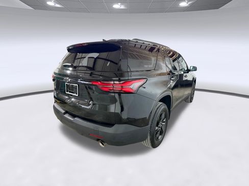 Used 2023 Chevrolet Traverse LT FWD image 7