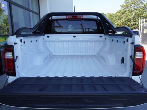 Used 2025 GMC Canyon AT4 w/ Nightfall Edition AWD/4WD image 10