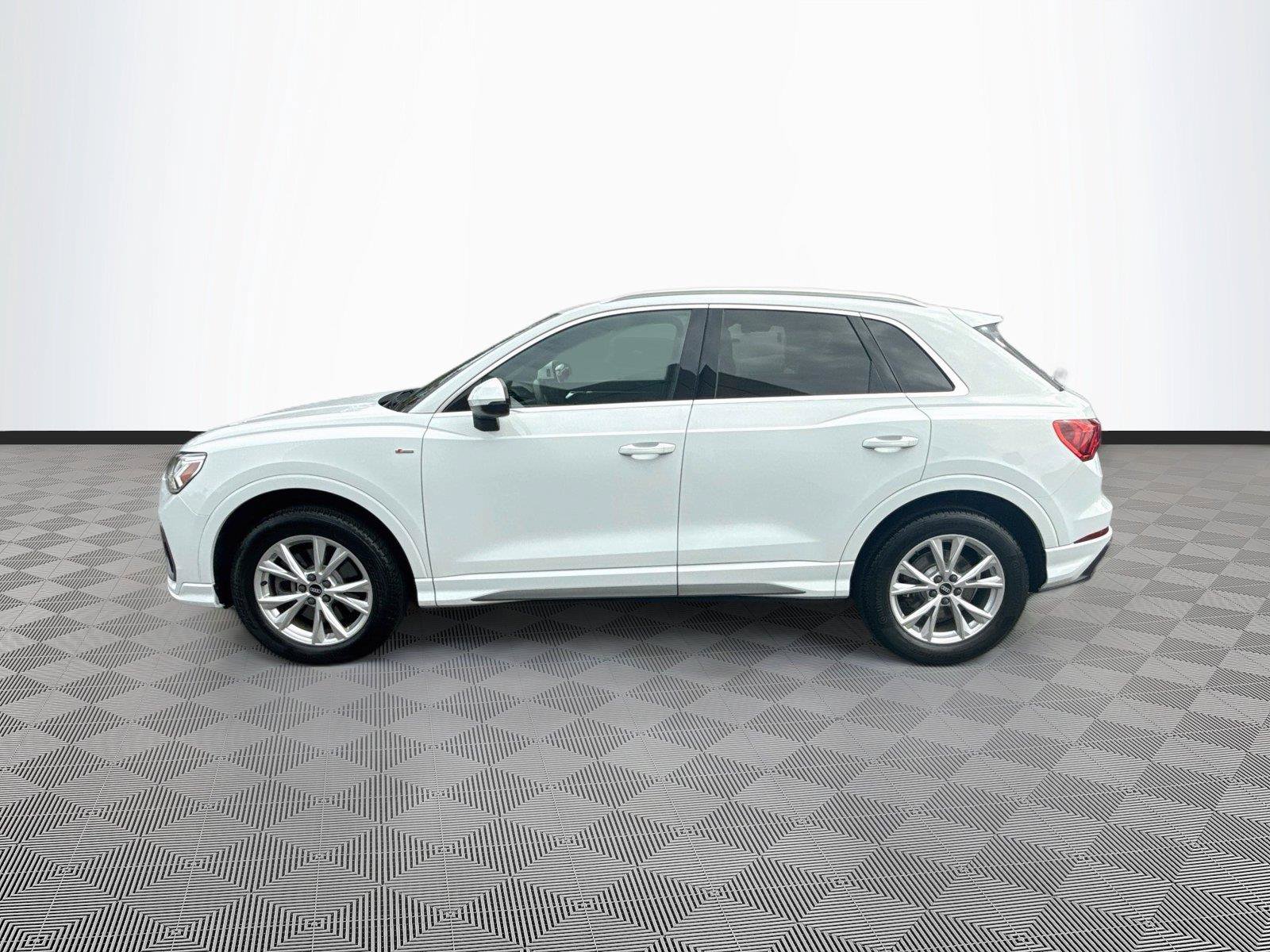 Used 2021 Audi Q3 2.0T Premium Plus w/ Premium Plus Package AWD/4WD image 4