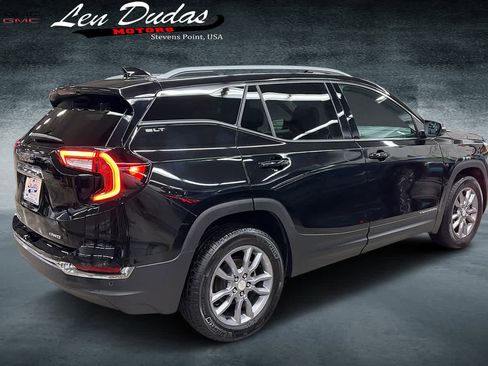 Certified 2024 GMC Terrain SLT w/ Infotainment Package II image 4