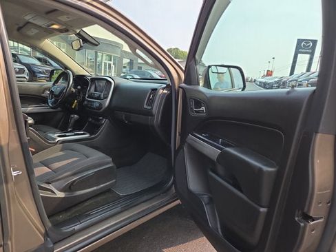 Used 2017 Chevrolet Colorado LT w/ LT Convenience Package AWD/4WD image 12