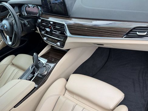 Used 2017 BMW 530i RWD image 34