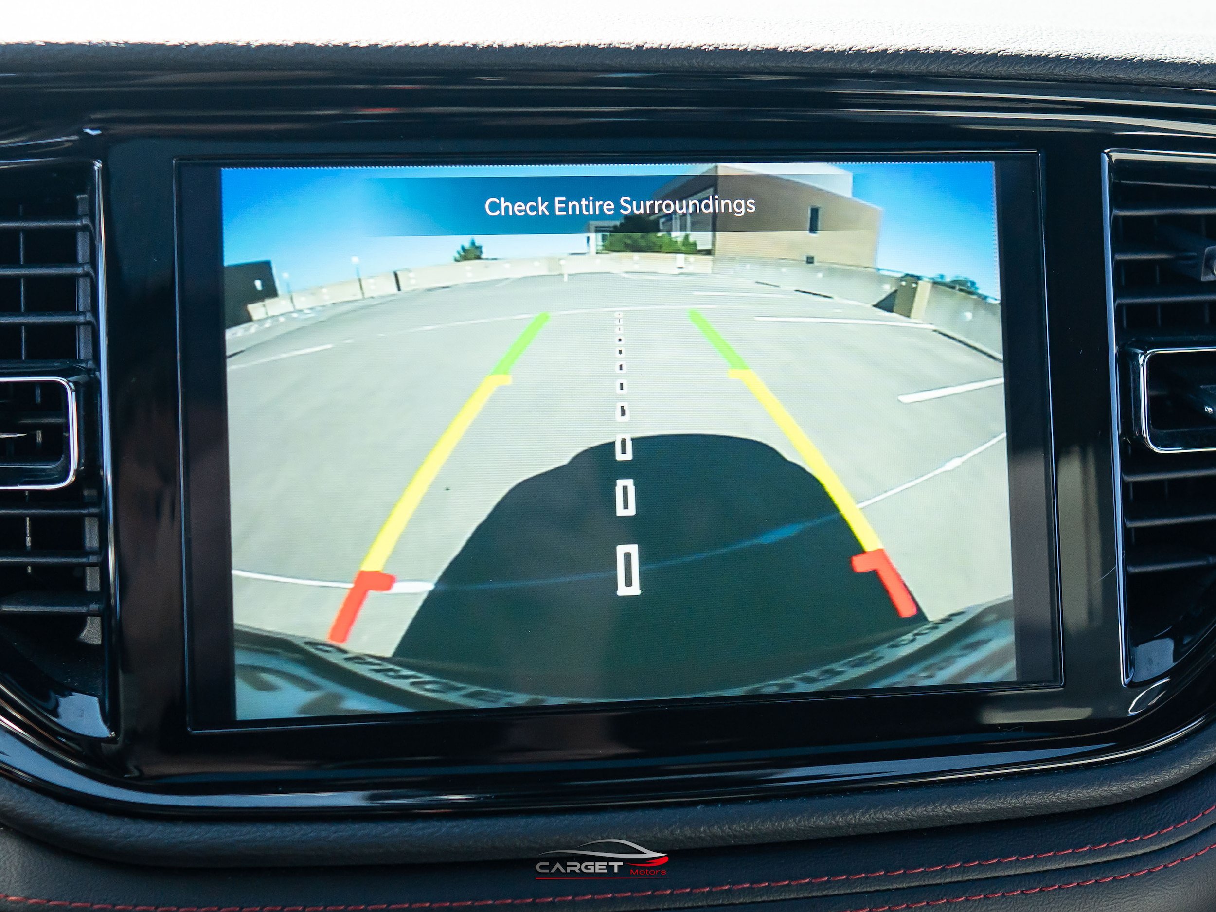 Used 2023 Dodge Durango R/T w/ Tow 'N Go Package AWD/4WD image 32
