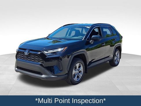 Used 2024 Toyota RAV4 LE AWD/4WD image 4
