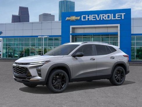 New 2026 Chevrolet Trax ACTIV FWD image 2