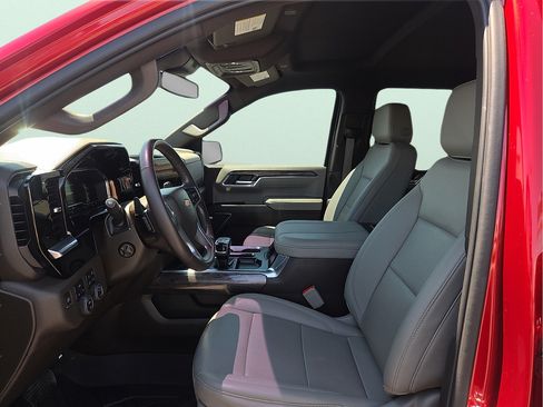 Used 2023 Chevrolet Silverado 1500 LTZ AWD/4WD image 16