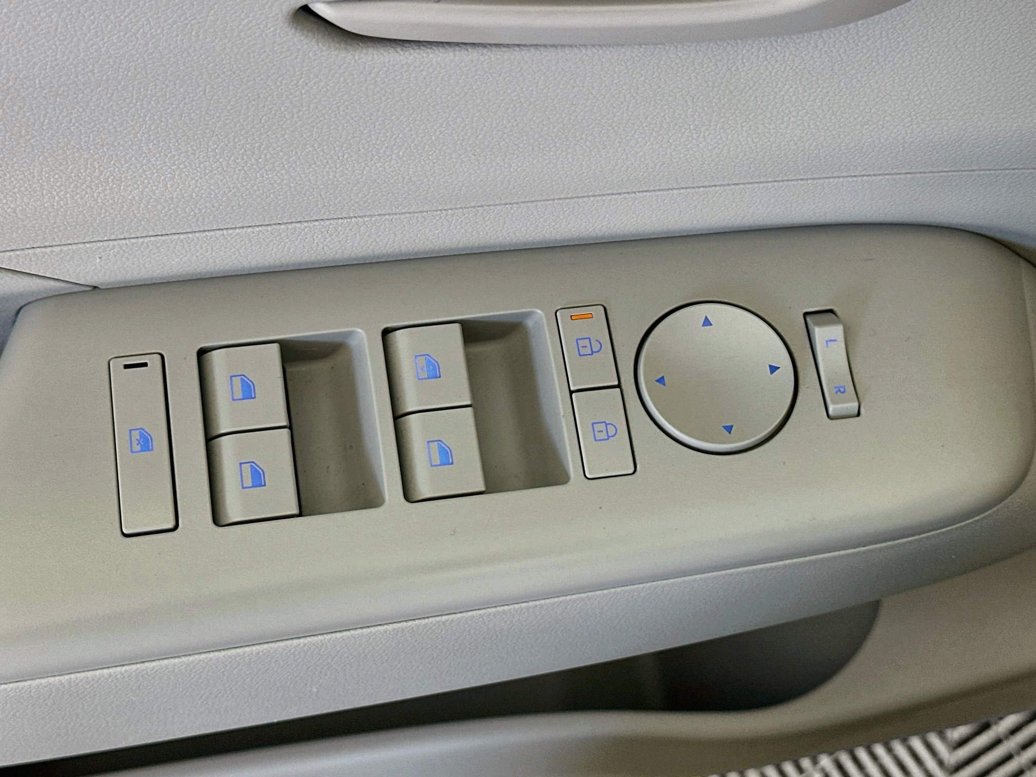 Used 2025 Hyundai Kona SEL FWD image 15