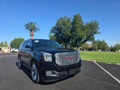 Used 2016 GMC Yukon Denali w/ Enhanced Security Package RWD image 3