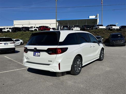 New 2026 Honda Odyssey Touring image 30