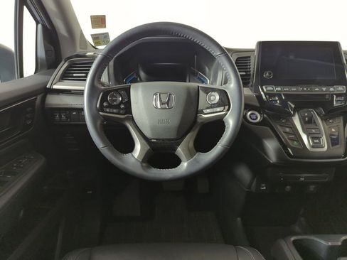 Certified 2024 Honda Odyssey Touring image 11