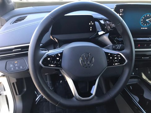 Used 2023 Volkswagen ID.4 Pro S Plus image 17