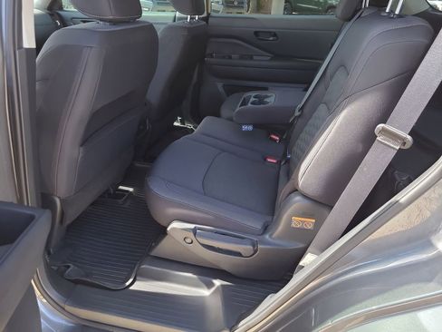 Certified 2024 Nissan Pathfinder SV image 9