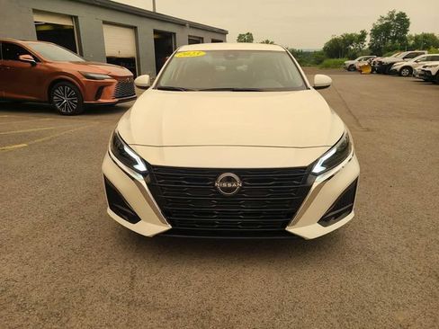 Used 2023 Nissan Altima 2.5 SV FWD image 3