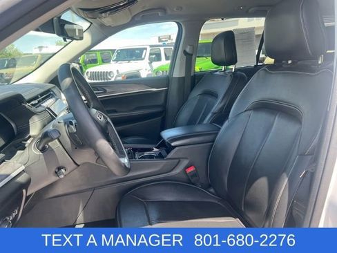 Used 2023 Jeep Grand Cherokee Limited w/ Luxury Tech Group II AWD/4WD image 26
