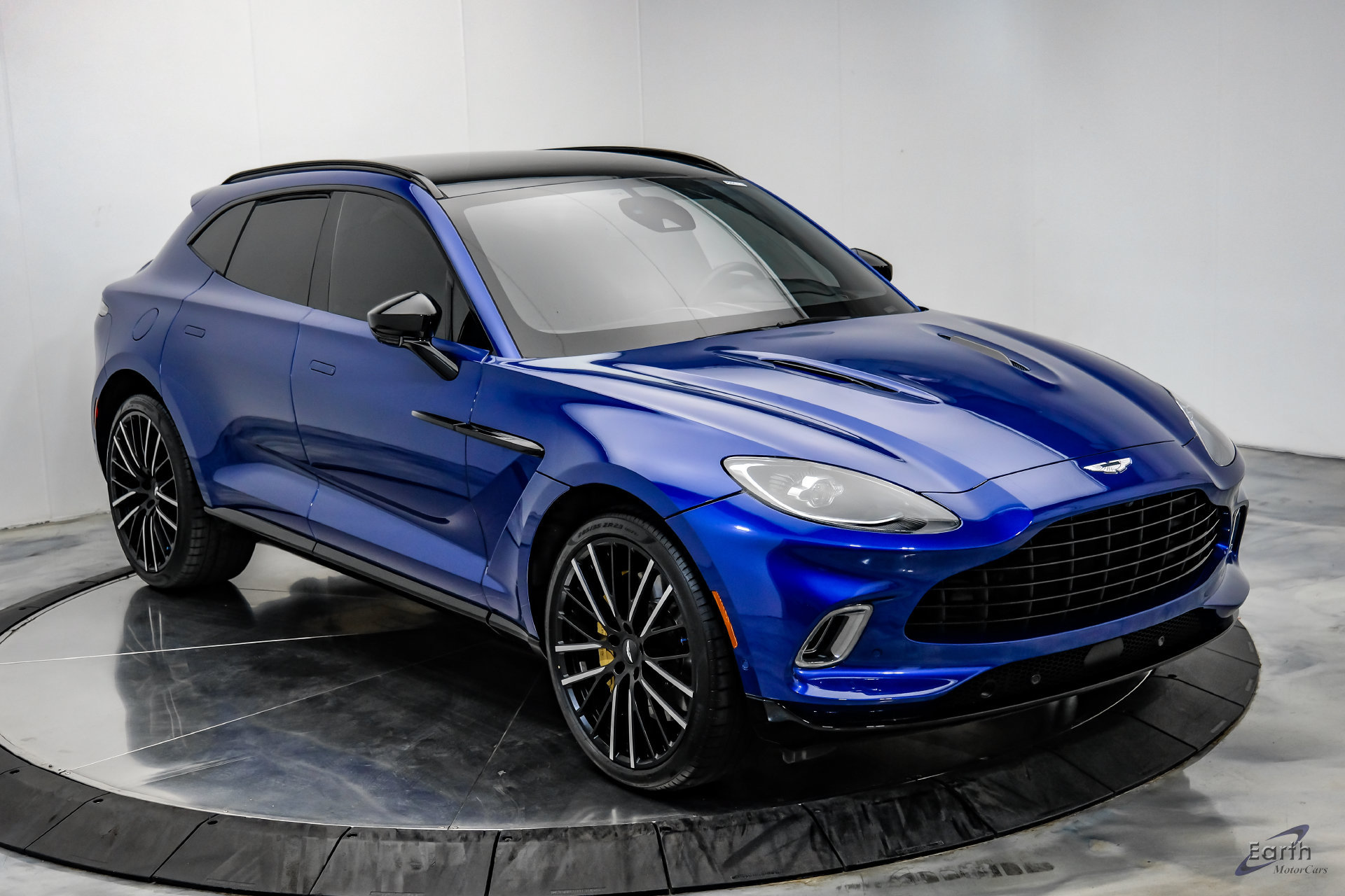 Used 2023 Aston Martin DBX AWD/4WD image 21