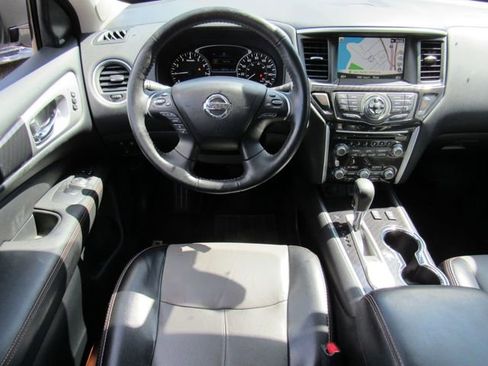 Used 2020 Nissan Pathfinder SL FWD image 20