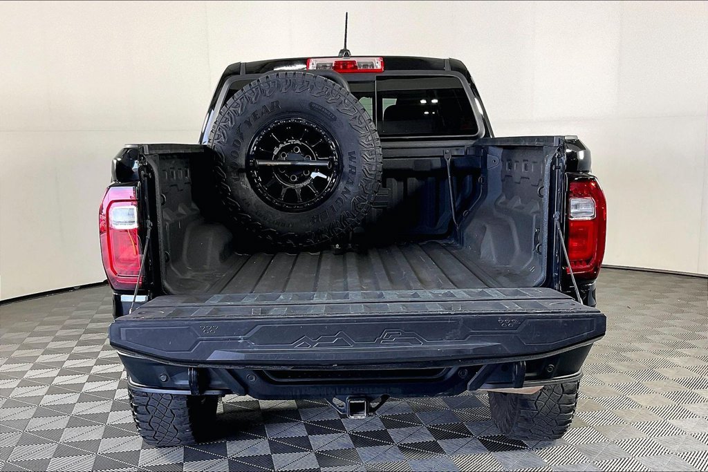Used 2025 GMC Canyon AT4 w/ AT4X AEV Edition AWD/4WD image 36