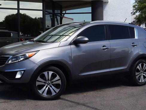 Used 2011 Kia Sportage EX w/ Premium Pkg w/Leather Seats image 3