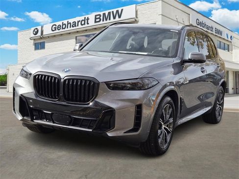 New 2026 BMW X5 xDrive50e w/ Executive Package image 3