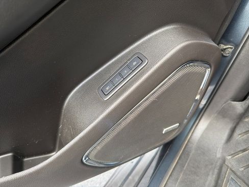 Used 2020 Chevrolet Suburban Premier image 34