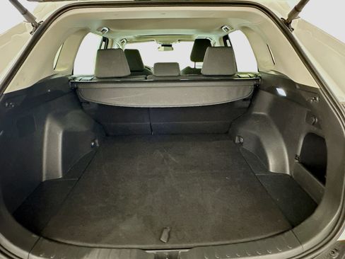 Used 2025 Toyota RAV4 XLE image 31