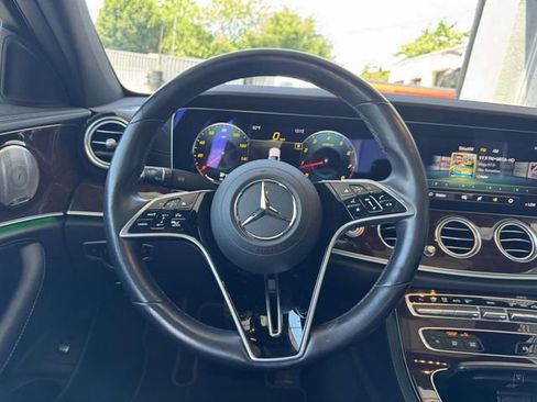 Used 2022 Mercedes-Benz E 350 4MATIC Sedan image 18