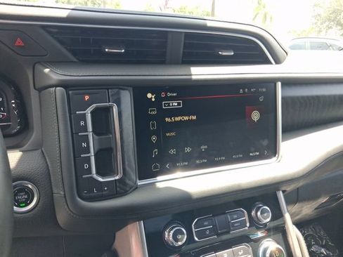Used 2024 GMC Yukon XL Denali AWD/4WD image 20