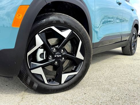 Used 2026 Kia Seltos S image 2