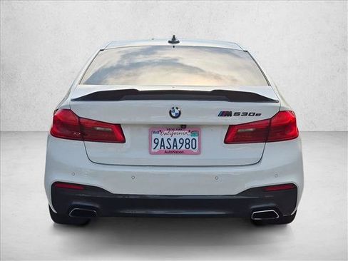Used 2019 BMW 530e w/ M Sport Package RWD image 7