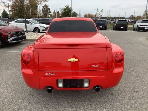 Used 2003 Chevrolet SSR w/ Preferred Equipment Group image 4