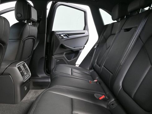 Certified 2026 Porsche Macan image 16