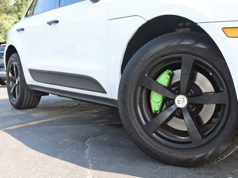 Used 2018 Porsche Macan Sport Edition AWD/4WD image 5