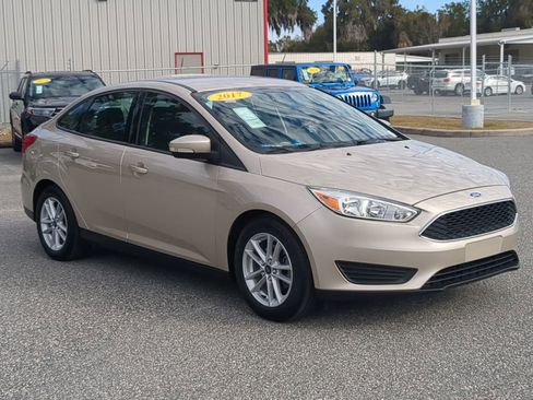 Used 2017 Ford Focus SE image 11