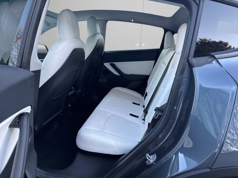 Used 2020 Tesla Model Y Long Range image 10
