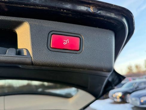 Used 2010 Mercedes-Benz GLK 350 4MATIC image 27