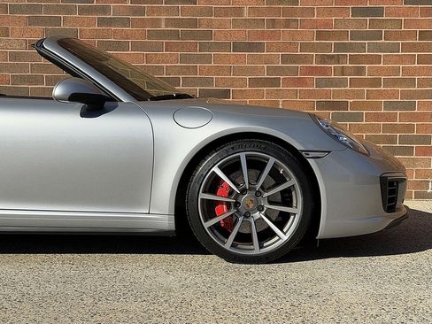 Certified 2019 Porsche 911 Carrera 4S image 11