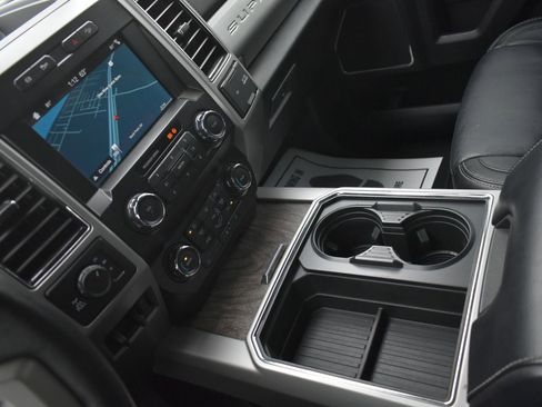 Certified 2019 Ford F250 Lariat w/ Lariat Ultimate Package image 23